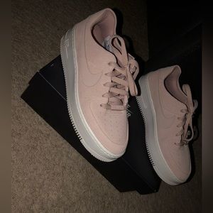 Nike Air Force 1 Sage Low